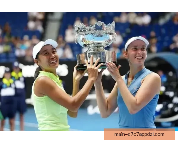 张帅女双第三冠梅尔滕斯登顶